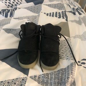 Adidas tubular sneakers 11